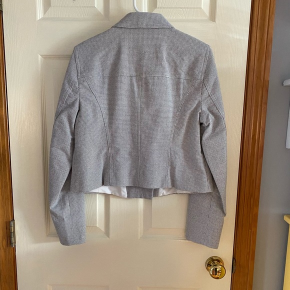 Loft Jacket - Picture 2 of 4